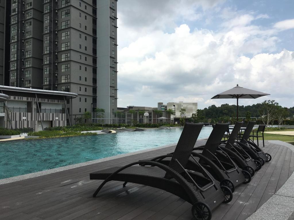 The Hyve-Cyberjaya: Work-Friendly Studio with Flexible Hours Apartment Exterior photo