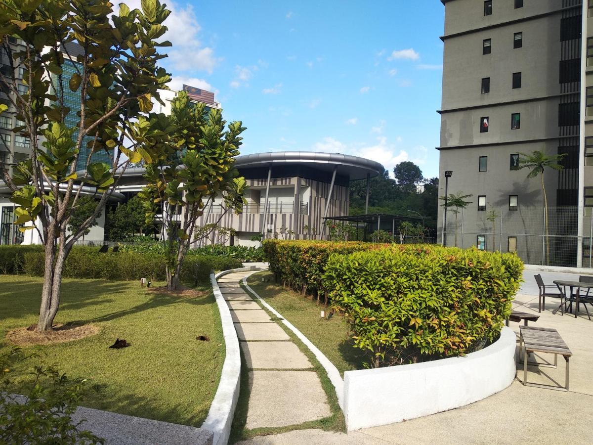 The Hyve-Cyberjaya: Work-Friendly Studio with Flexible Hours Apartment Exterior photo